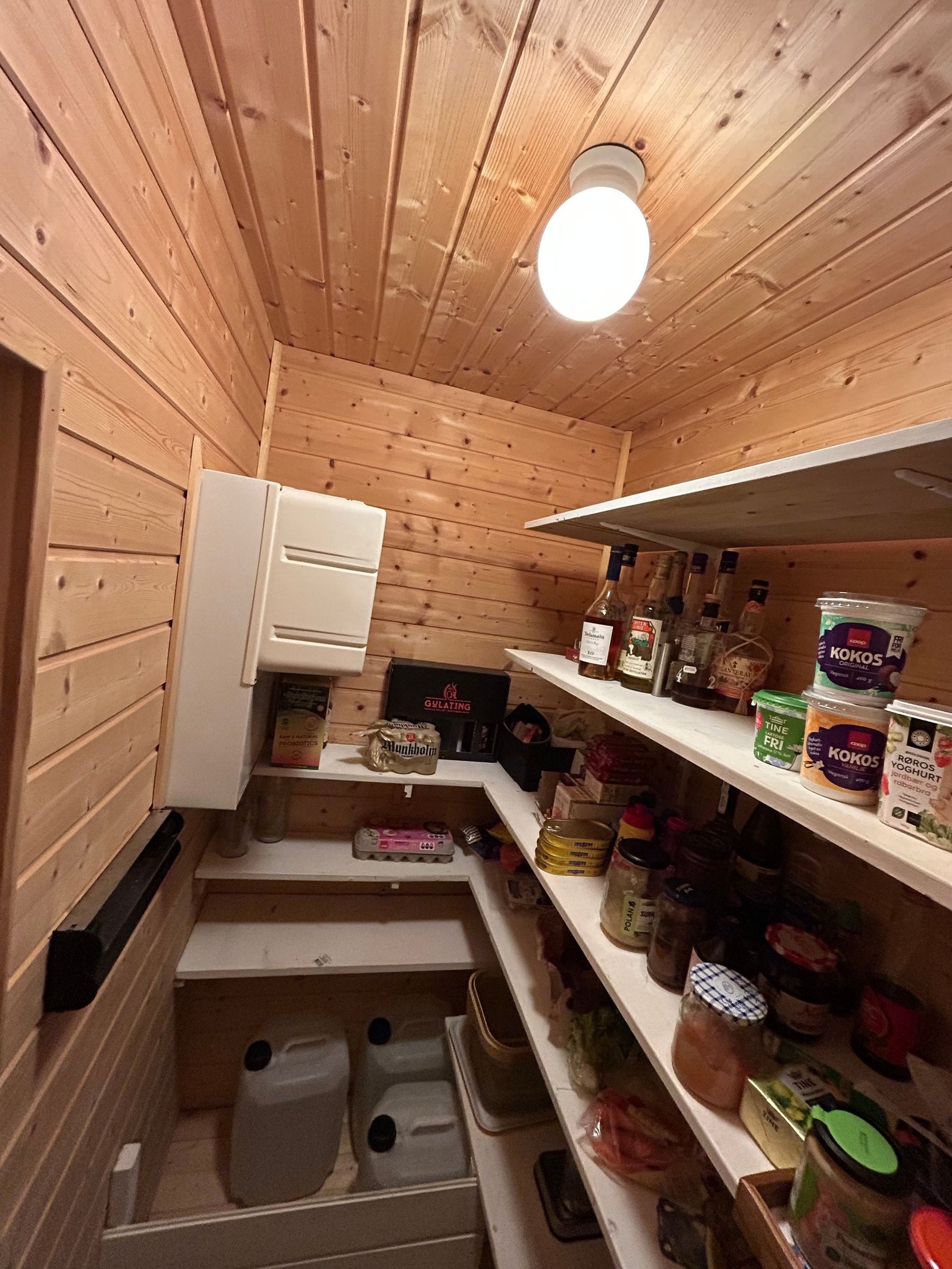 Kjølerom i tilknytning til kjøkkenet. Galleribilde