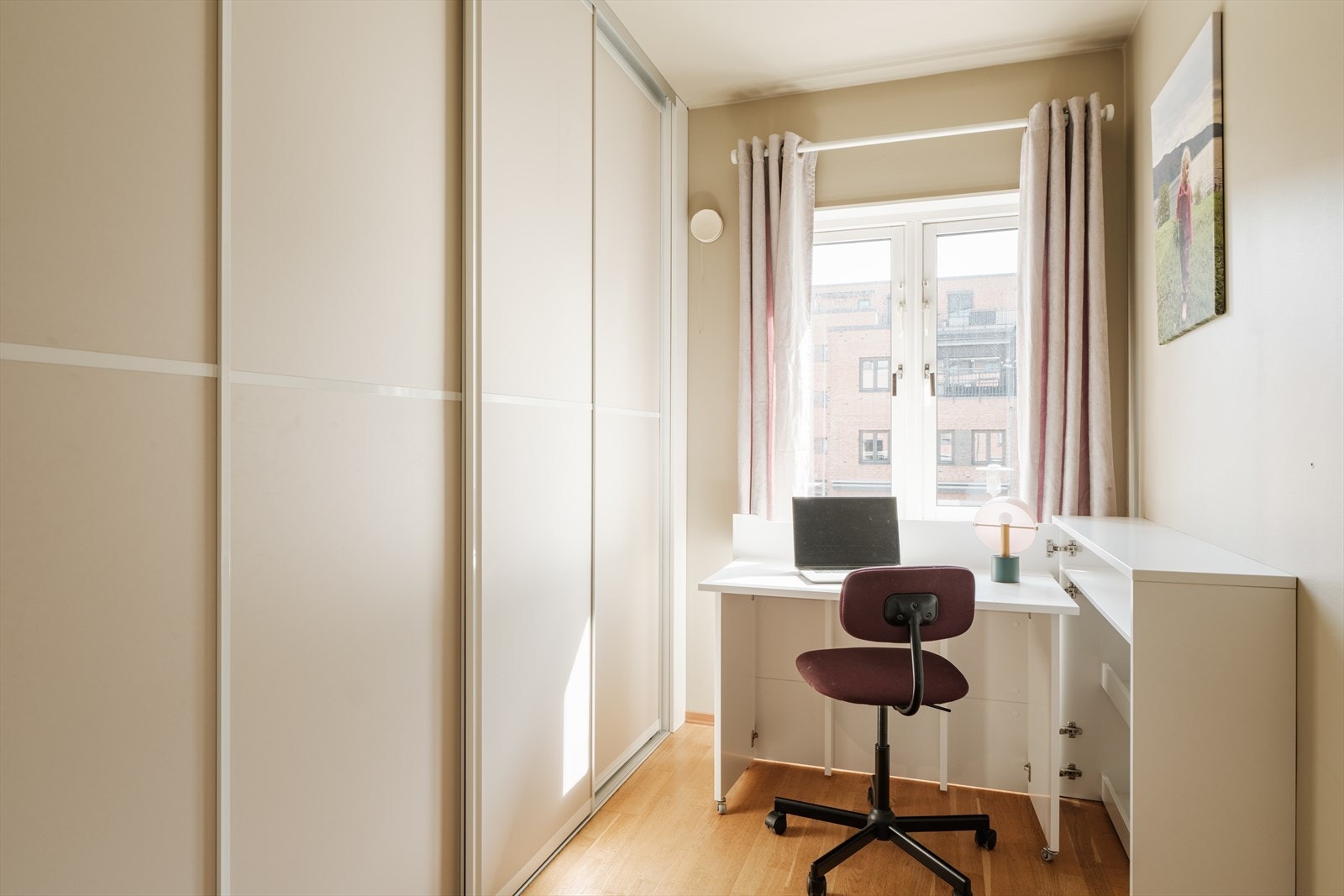 Soverom 2 egner seg utmerket som kontor. Galleribilde