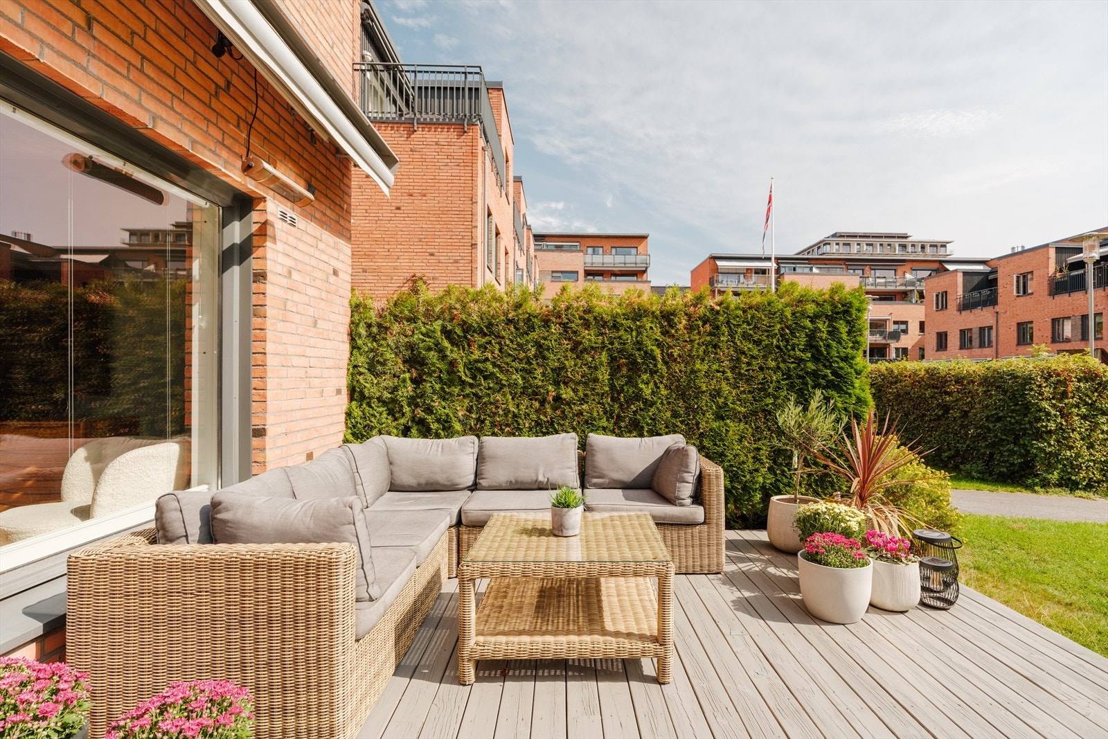 Her kan du nyte årets varme dager i godt selskap. Galleribilde