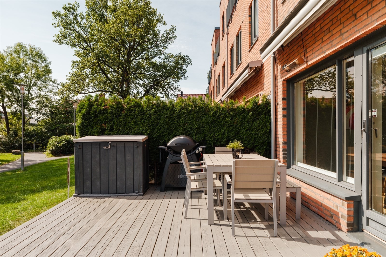 Markisen sørger for solskjerming ved behov. Galleribilde