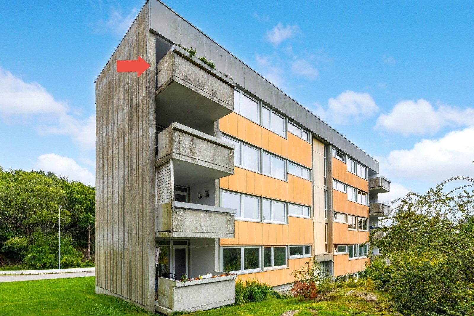 Fin 4-roms leilighet i byggets 4 etasje Galleribilde