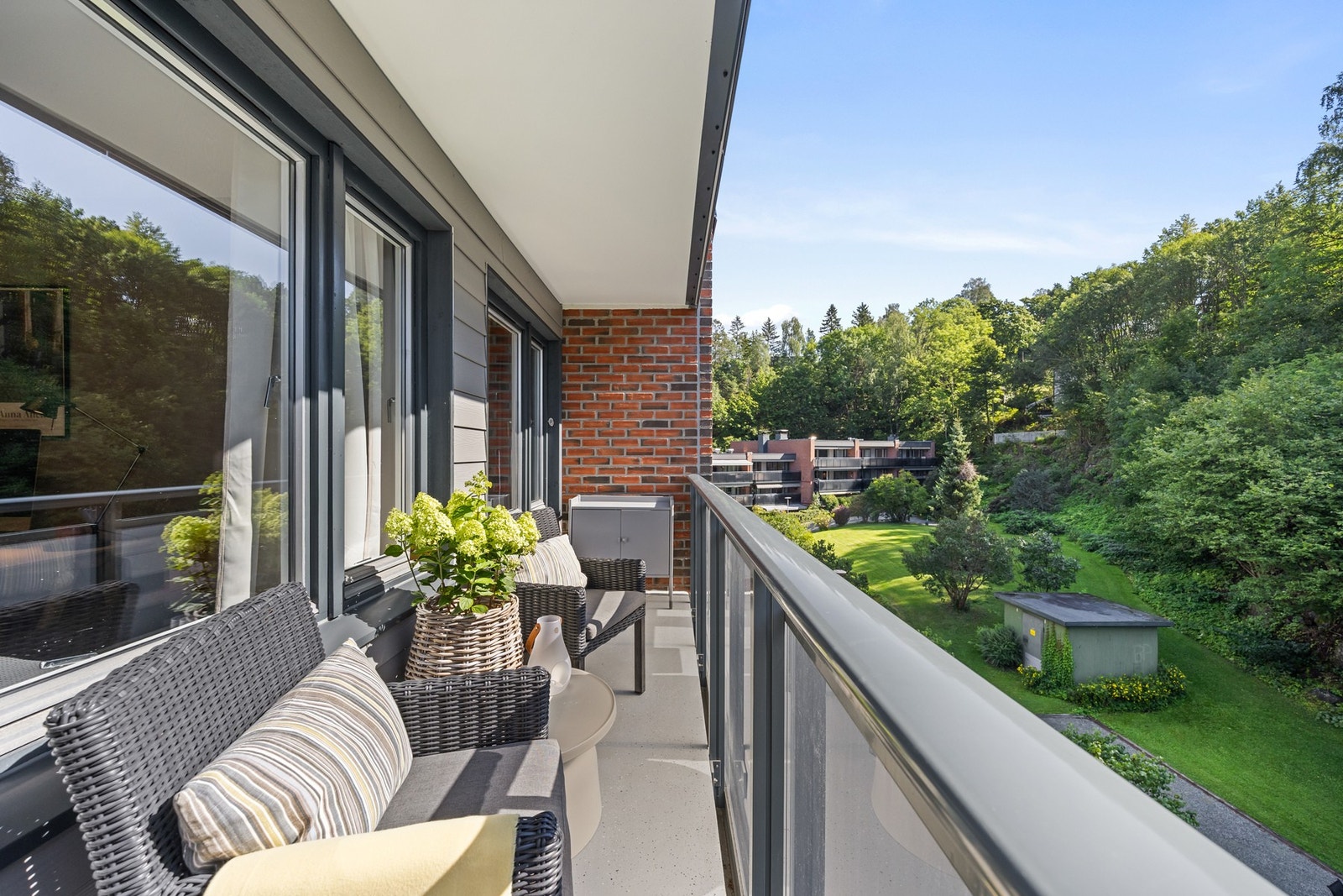 Soverommet har direkte tilgang til egen balkong som forlenger rommet utendørs. Galleribilde