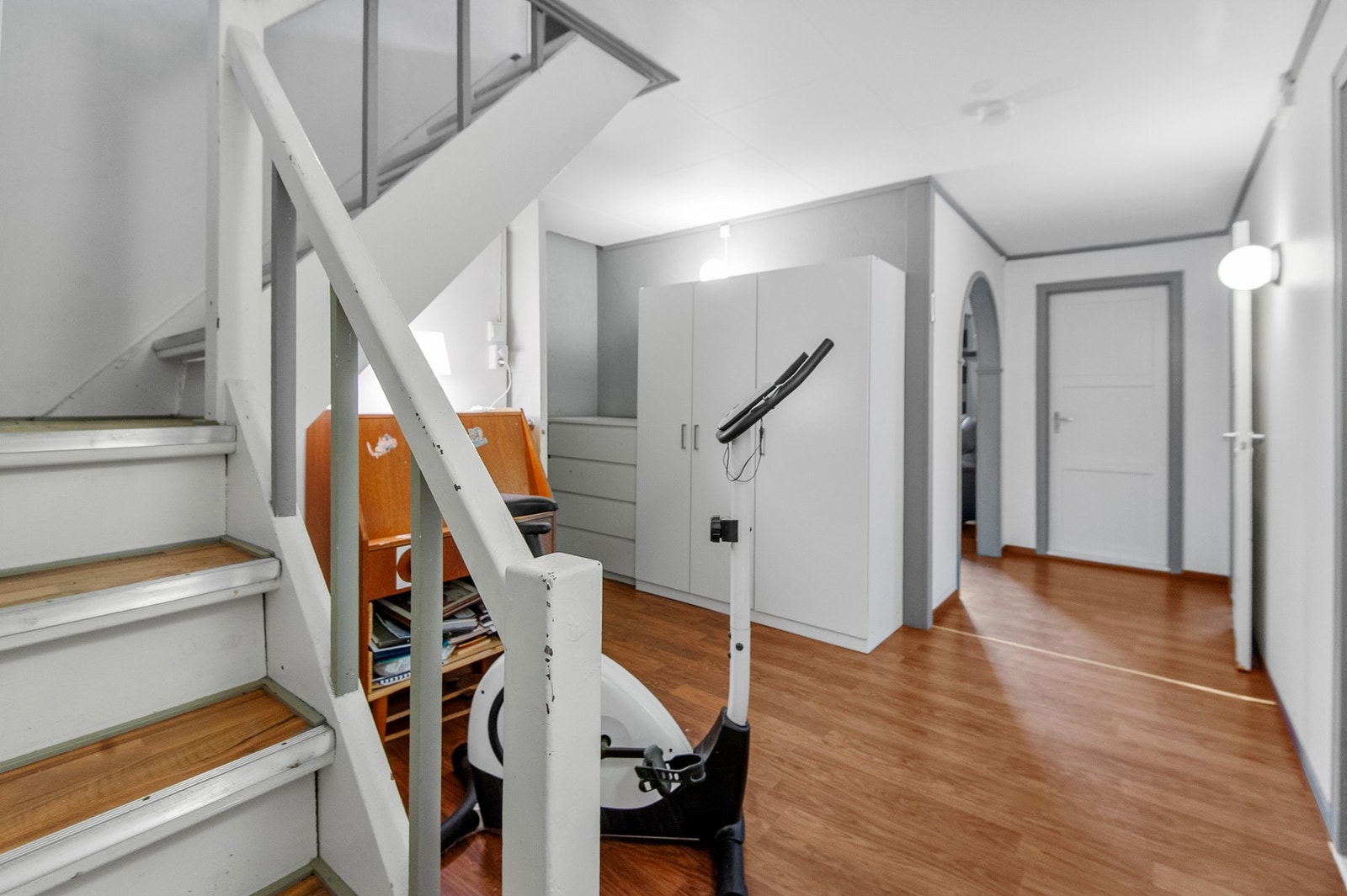 Gang i sokkel. Galleribilde