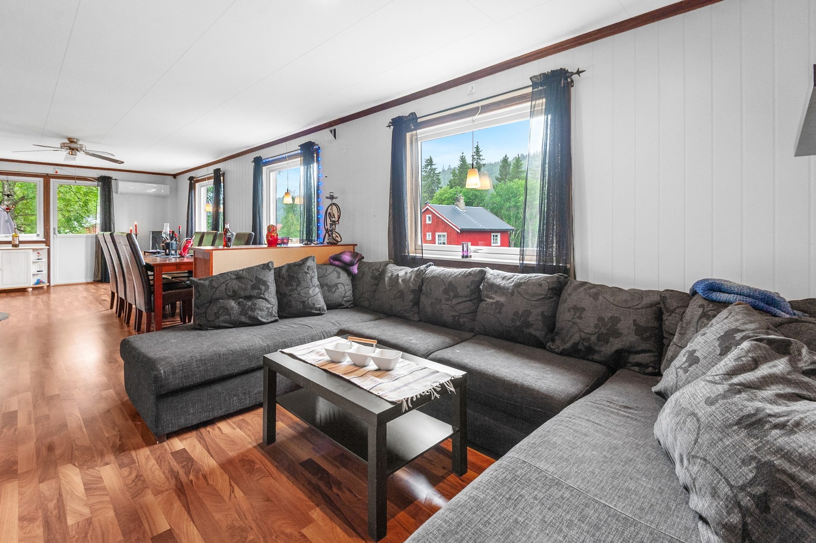 Boligen er på 153m² fordelt på to plan. Galleribilde