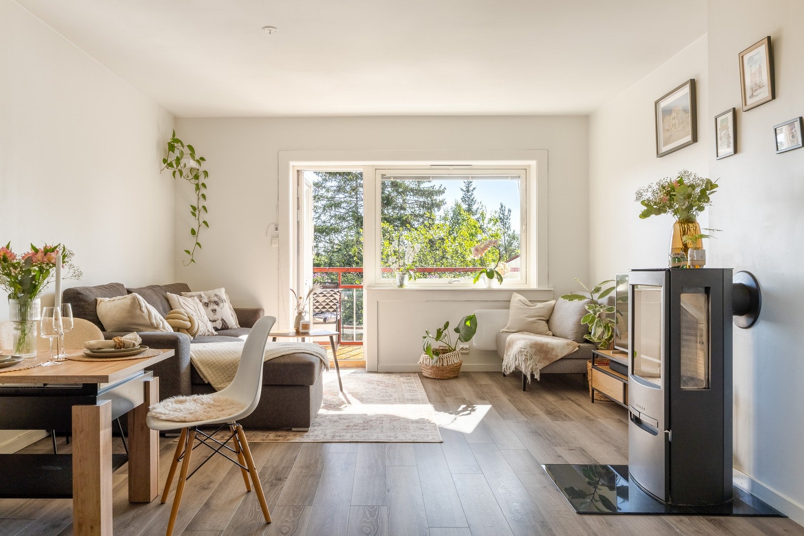 Østerlisvingen 6 presenteres av EIE Eiendomsmegling ved Synne Eide Lunde. Galleribilde