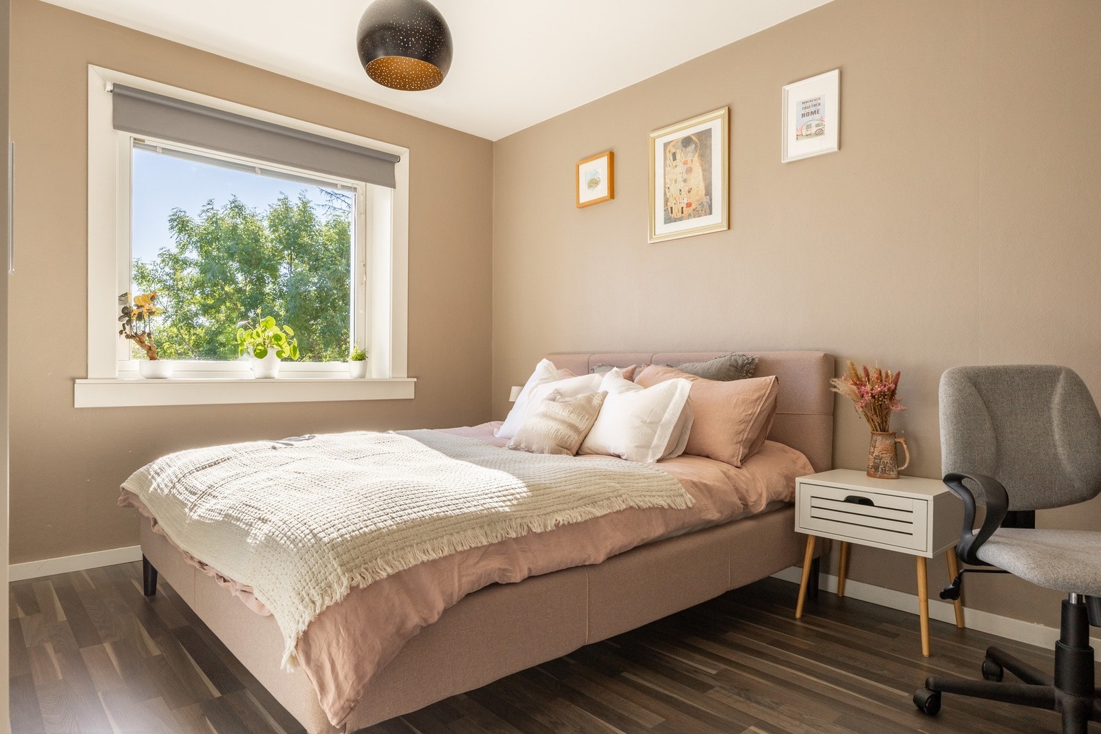 Soverommet er romslig og innbydende. Galleribilde