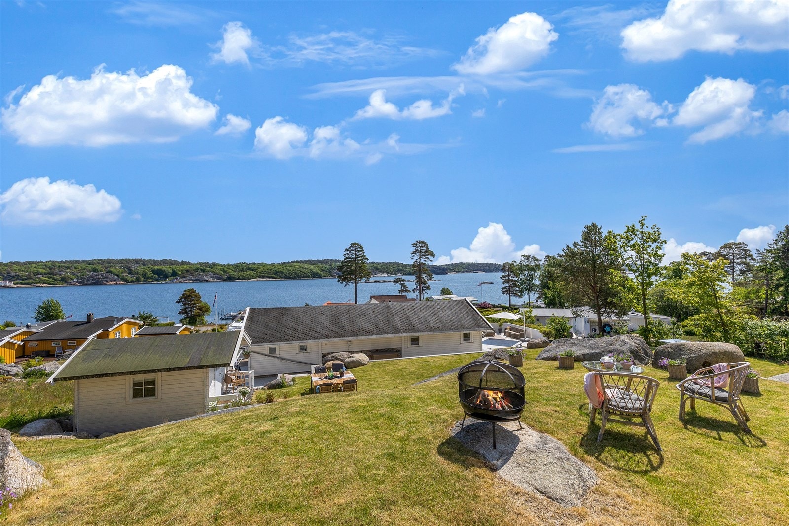 Vøra har også lekeplasser og to kiosker sommerstid. Galleribilde