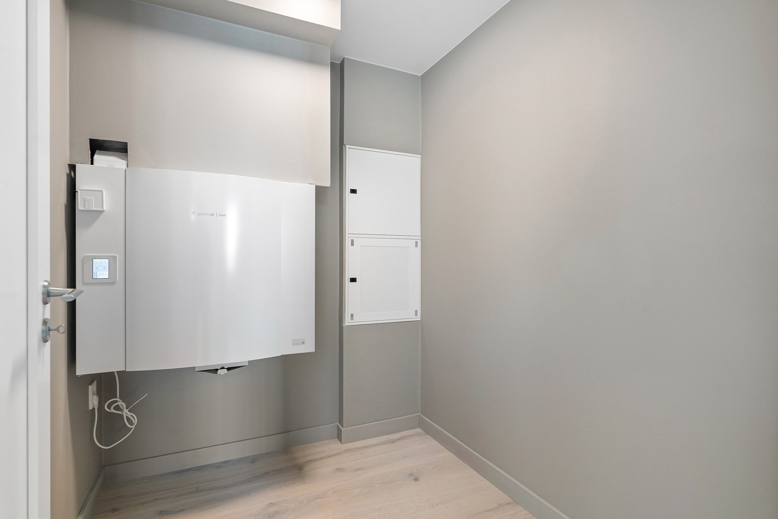 Bod/teknisk rom med plass til oppbevaring Galleribilde