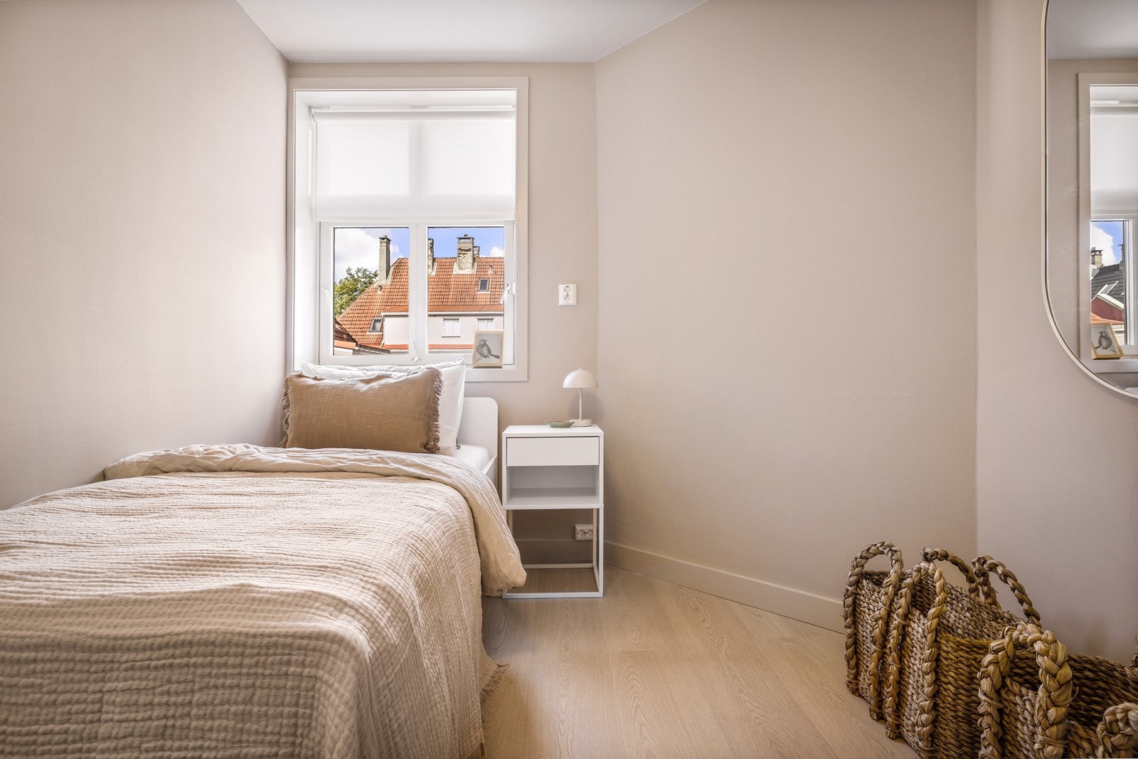 God plass til seng Galleribilde