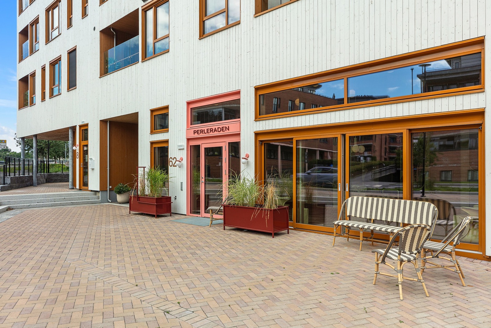 Med tannklinikk i nabobygget er det lett å ta vare på egen tannhelse Galleribilde