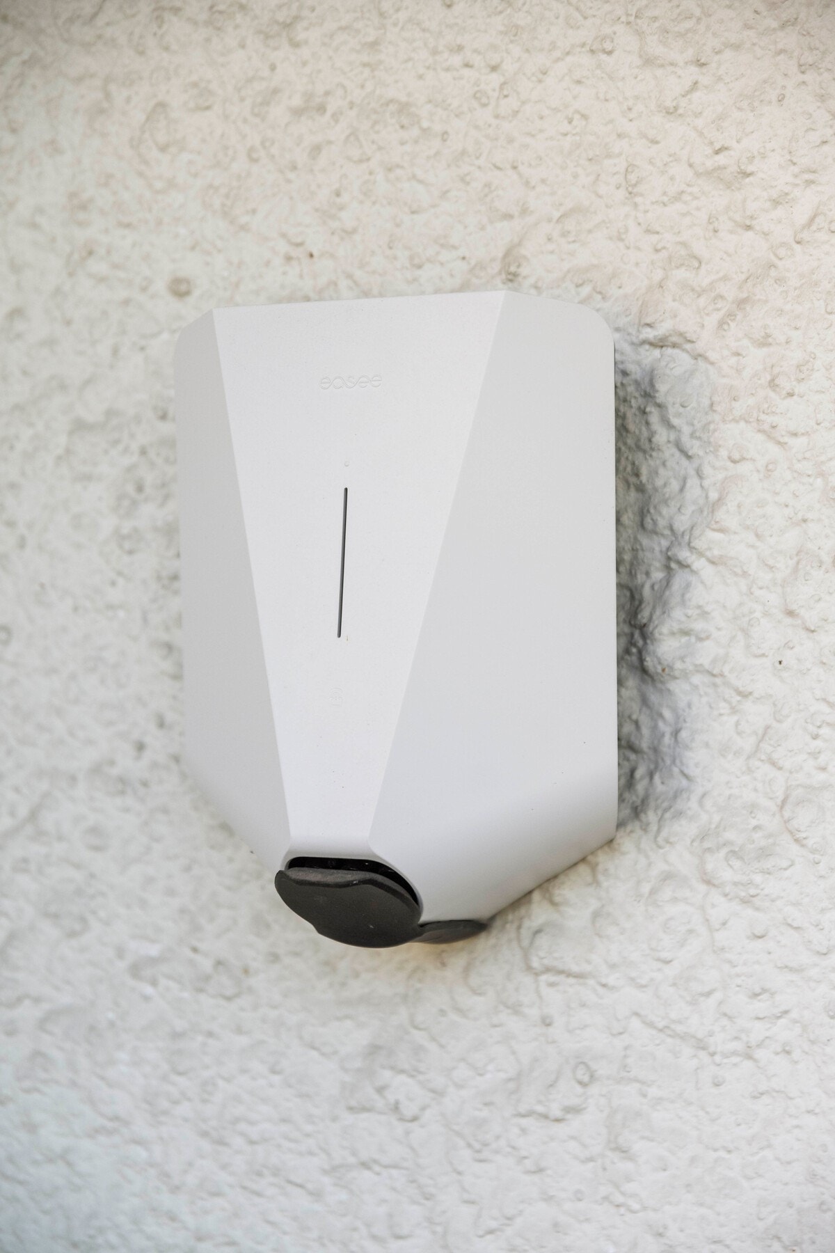 Leiligheten har privat entre fra gateplan og parkering m/ elbillader rett utenfor. Galleribilde