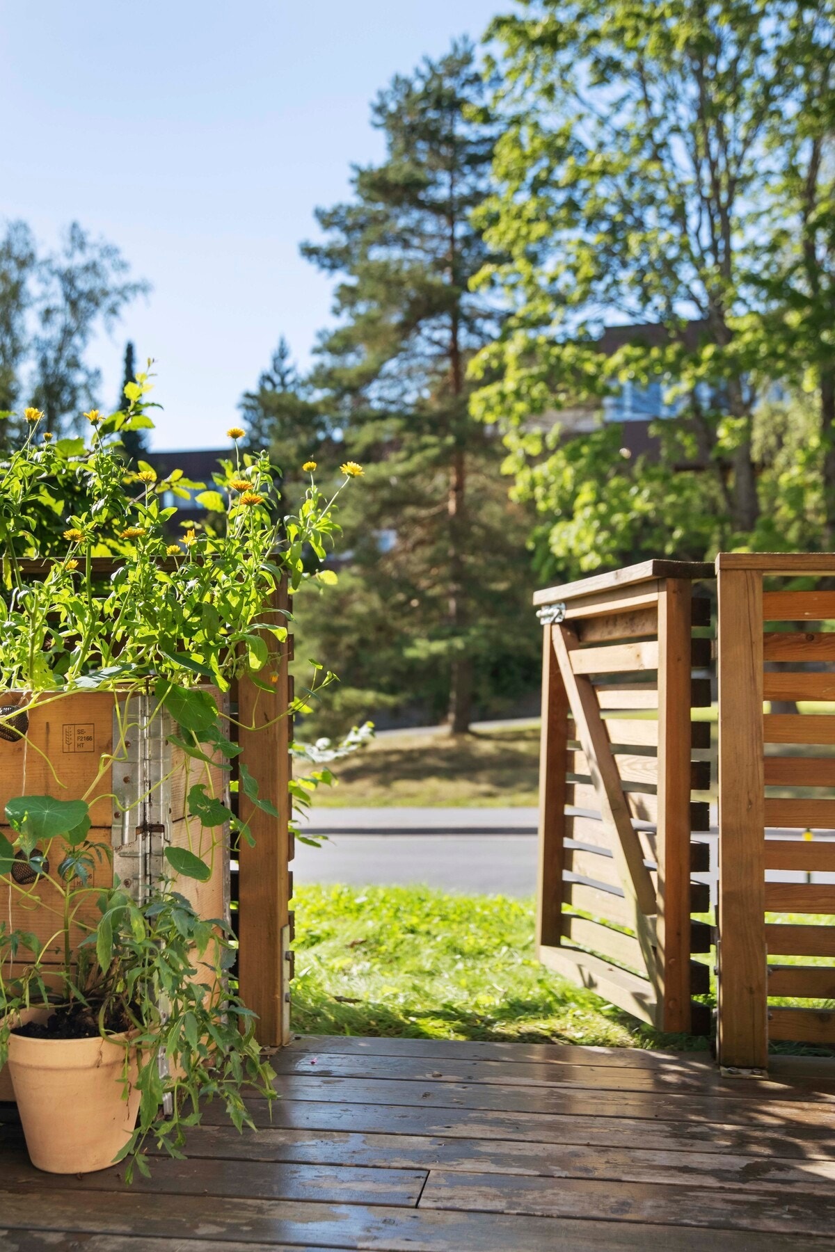 Fra markterrassen er det utgang til grønne fellesområder. Galleribilde