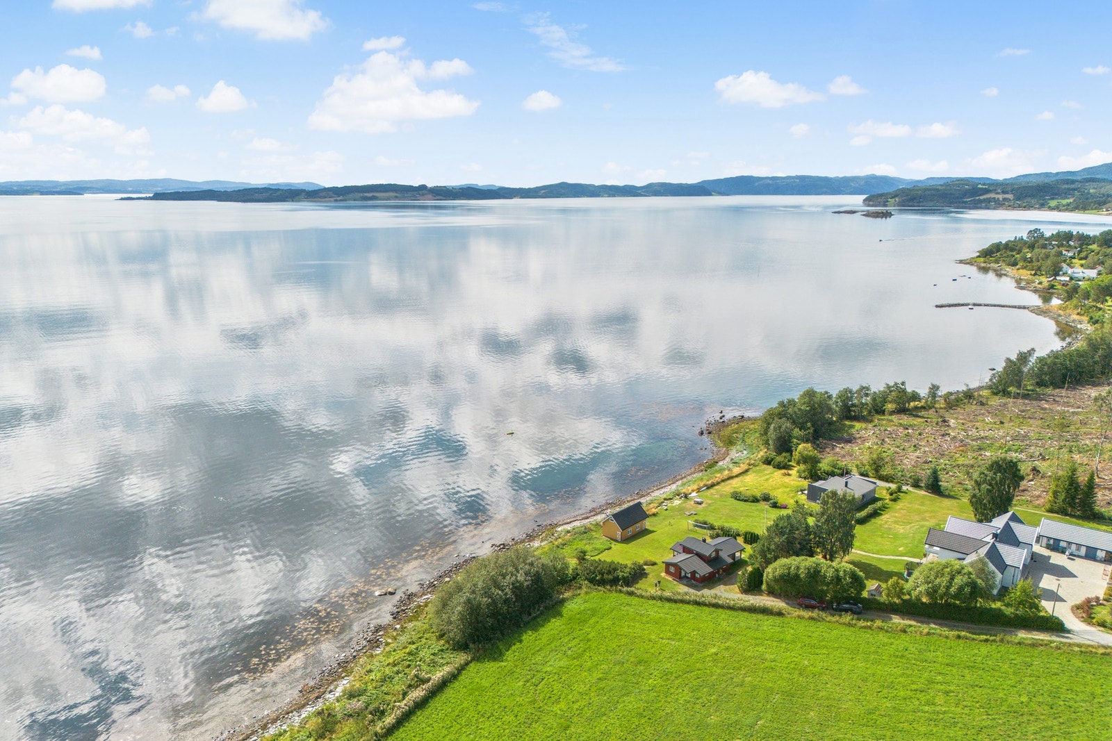 Nydelig utsikt utover Trondheimsfjorden og kulturlandskapet rundt. Galleribilde