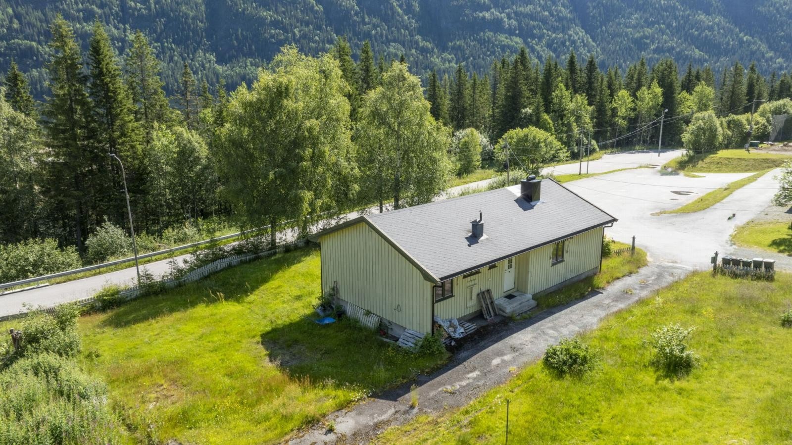 Eiendommen er beliggende i landlige omgivelser Galleribilde