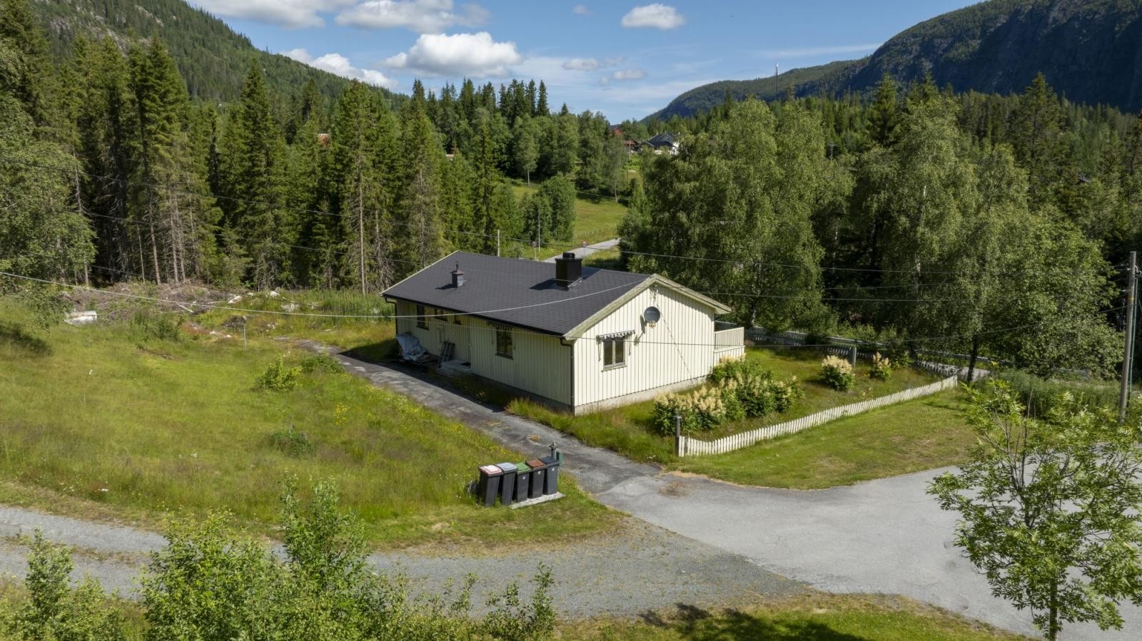 Eiendommen er beliggende i landlige omgivelser Galleribilde