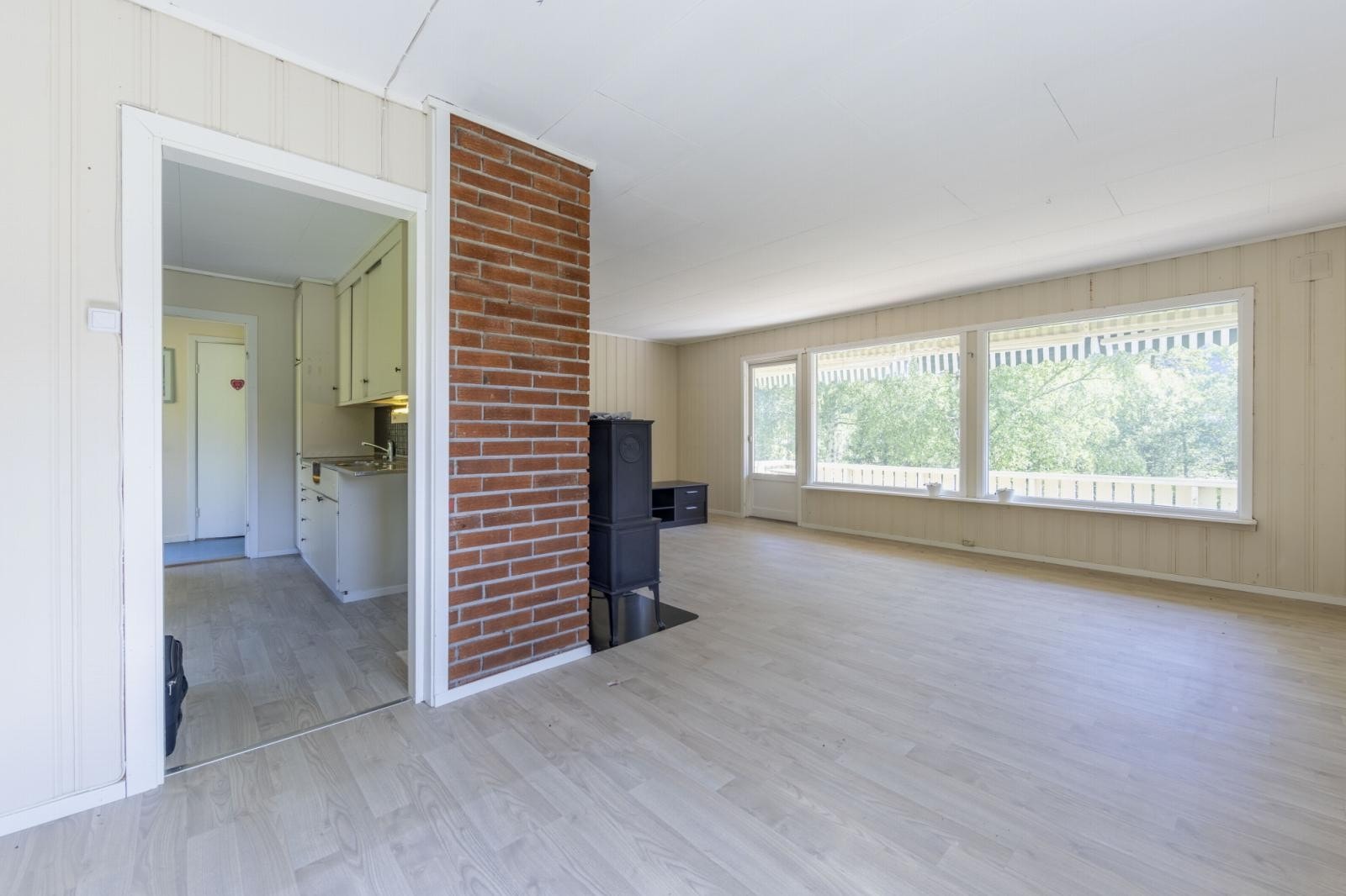 Stue med adkomst til kjøkken Galleribilde