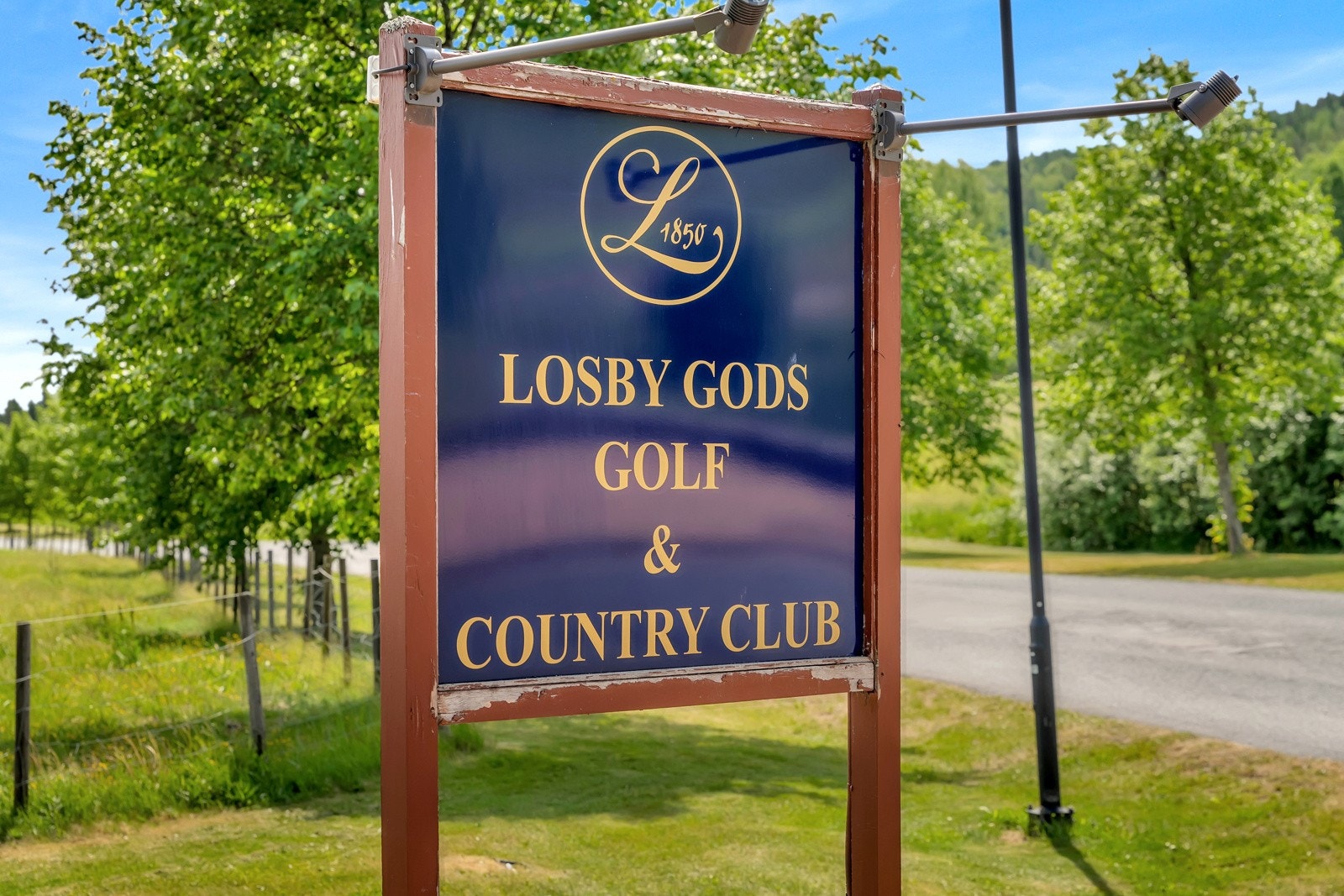 Losby Gods med tilhørende golfbane ligger en kort tur unna leiligheten. Galleribilde