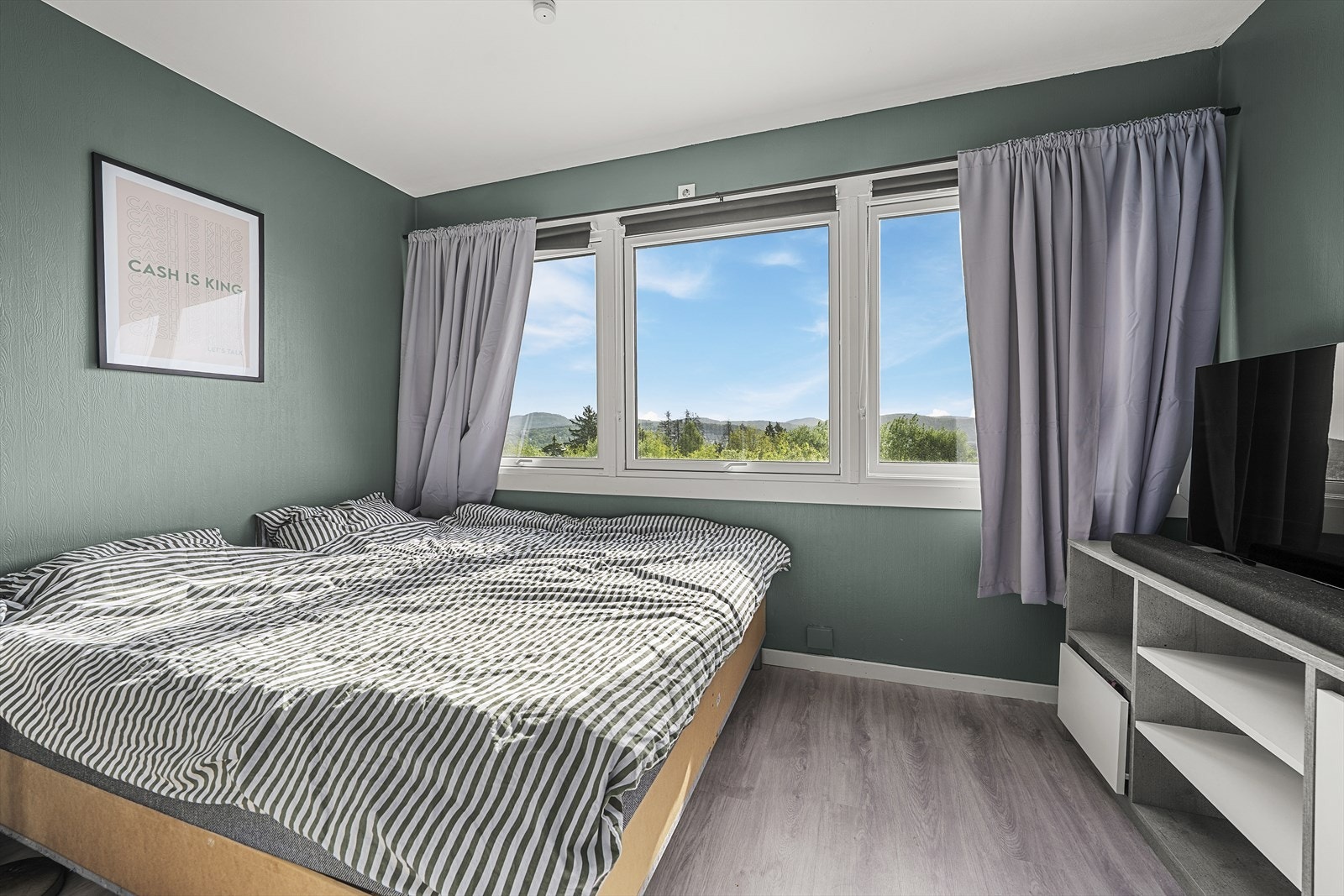 Soverom 1 med nydelig utsikt. Galleribilde