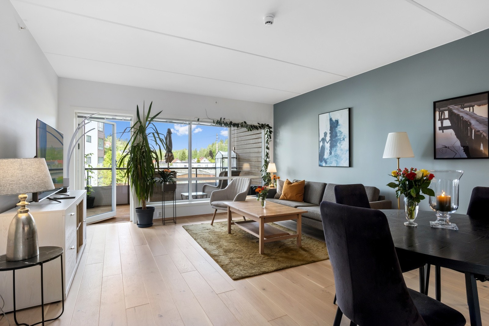 Utgang til overbygget terrasse på ca. 11 kvm Galleribilde