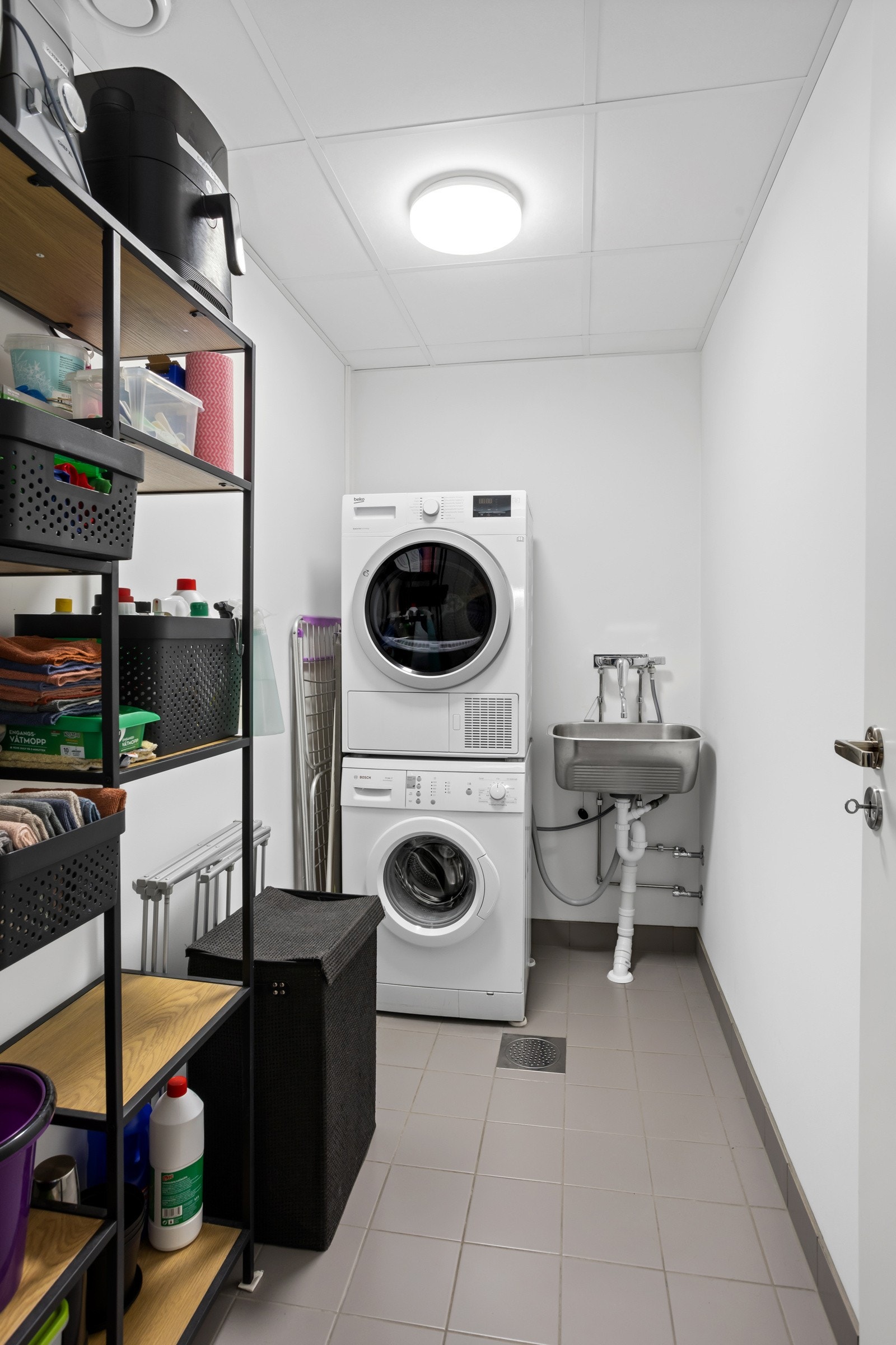 Eget vaskerom med sluk i gulv Galleribilde