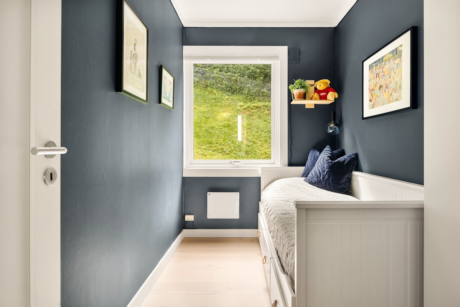 Soverom 3 på 5,8 m² - egner seg perfekt som soverom, hjemmekontor eller hobbyrom! Galleribilde