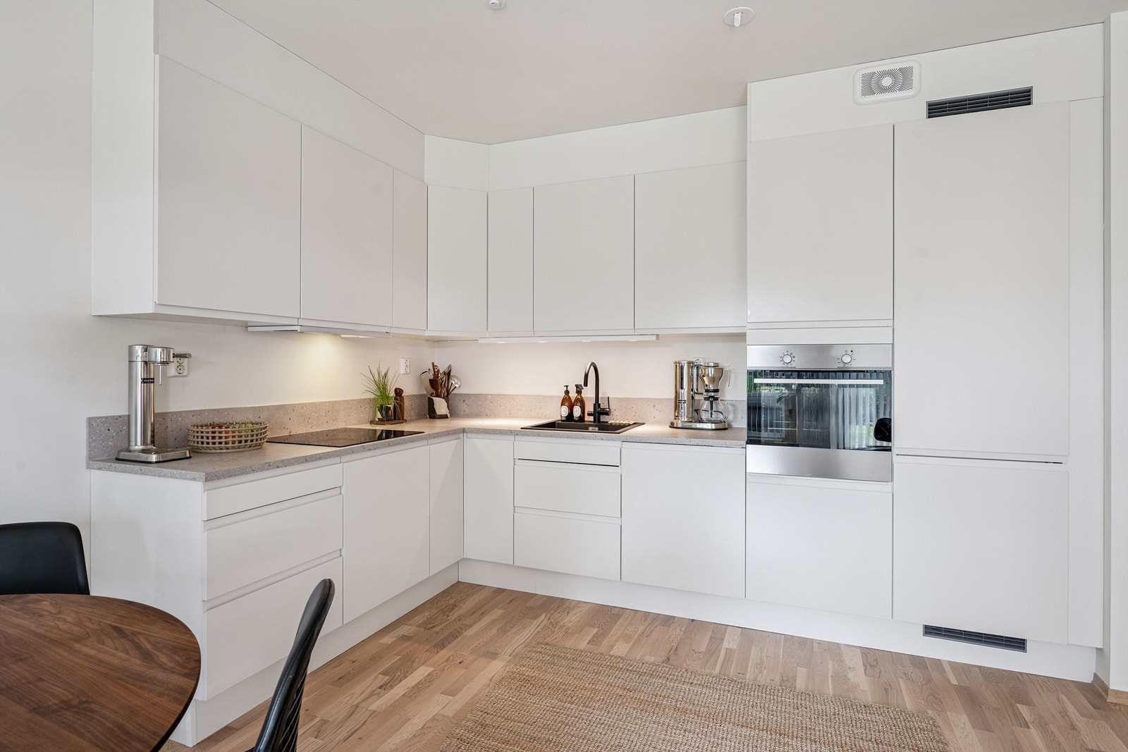 Ny laminat benkeplate i 2025 Galleribilde