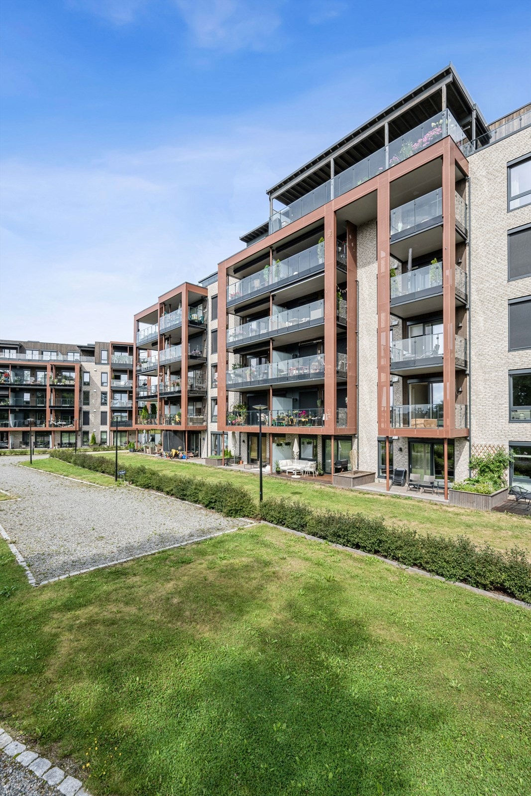 Fasade og uteområde Galleribilde