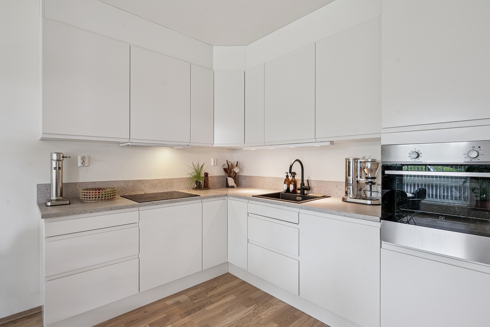 Avtrekket er mekanisk og koblet til bygningens balanserte ventilasjonsanlegg Galleribilde