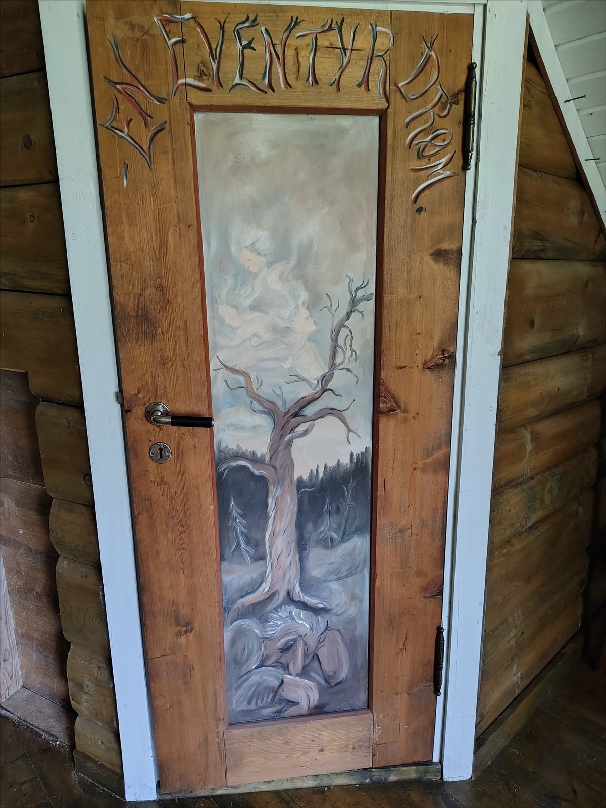 Maleri på soveromsdør - selgers eget bilde Galleribilde