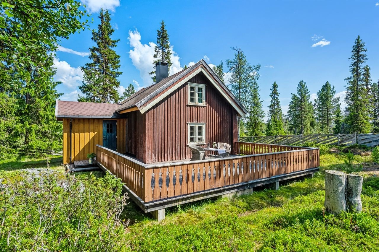 Taktekking fra 2001 og 2007, samt vindu på kjøkken og soverom mot øst fra 2005. Galleribilde