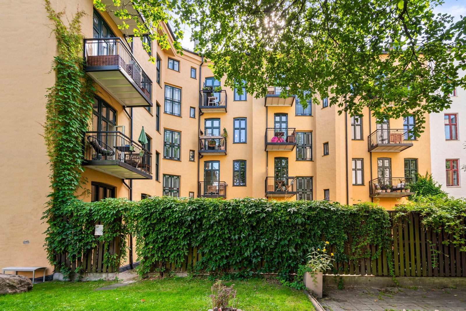 Flott og velholdt klassisk bygård fra 1897. Galleribilde