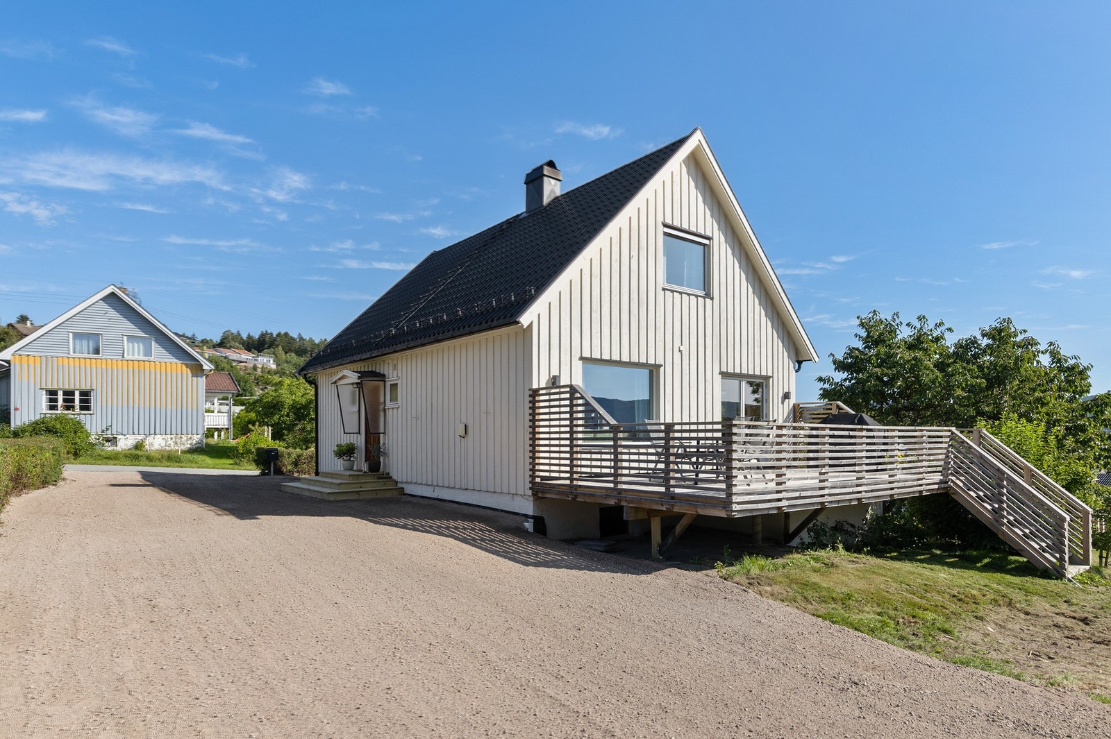 Flere av husets vinduer ble byttet ut i perioden 2019-22, og ny taktekking ble utført i 2015 Galleribilde