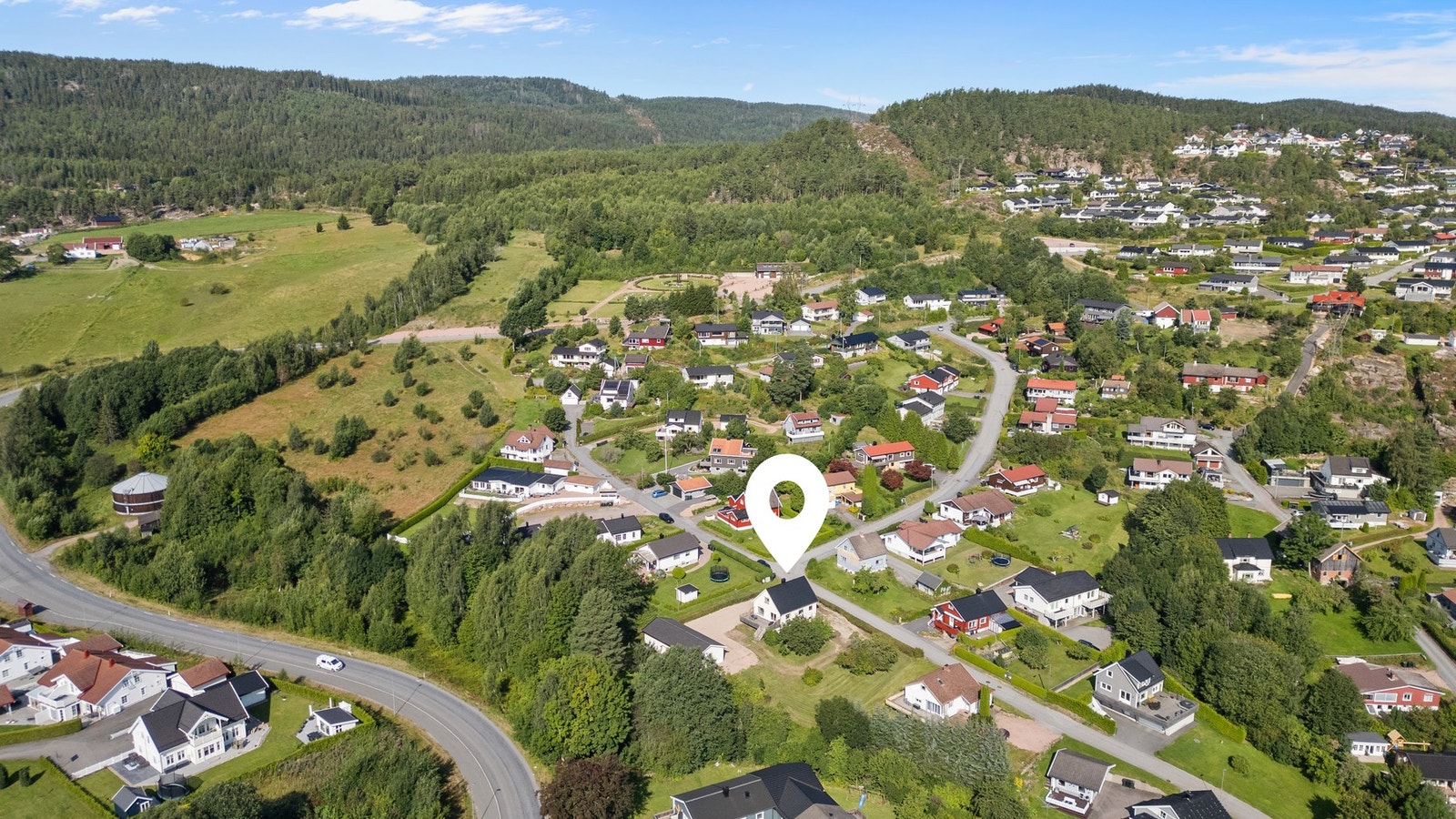 Her får du Svelvikmarka som nær nabo med flott helårs turterreng og et godt skiløypenett Galleribilde