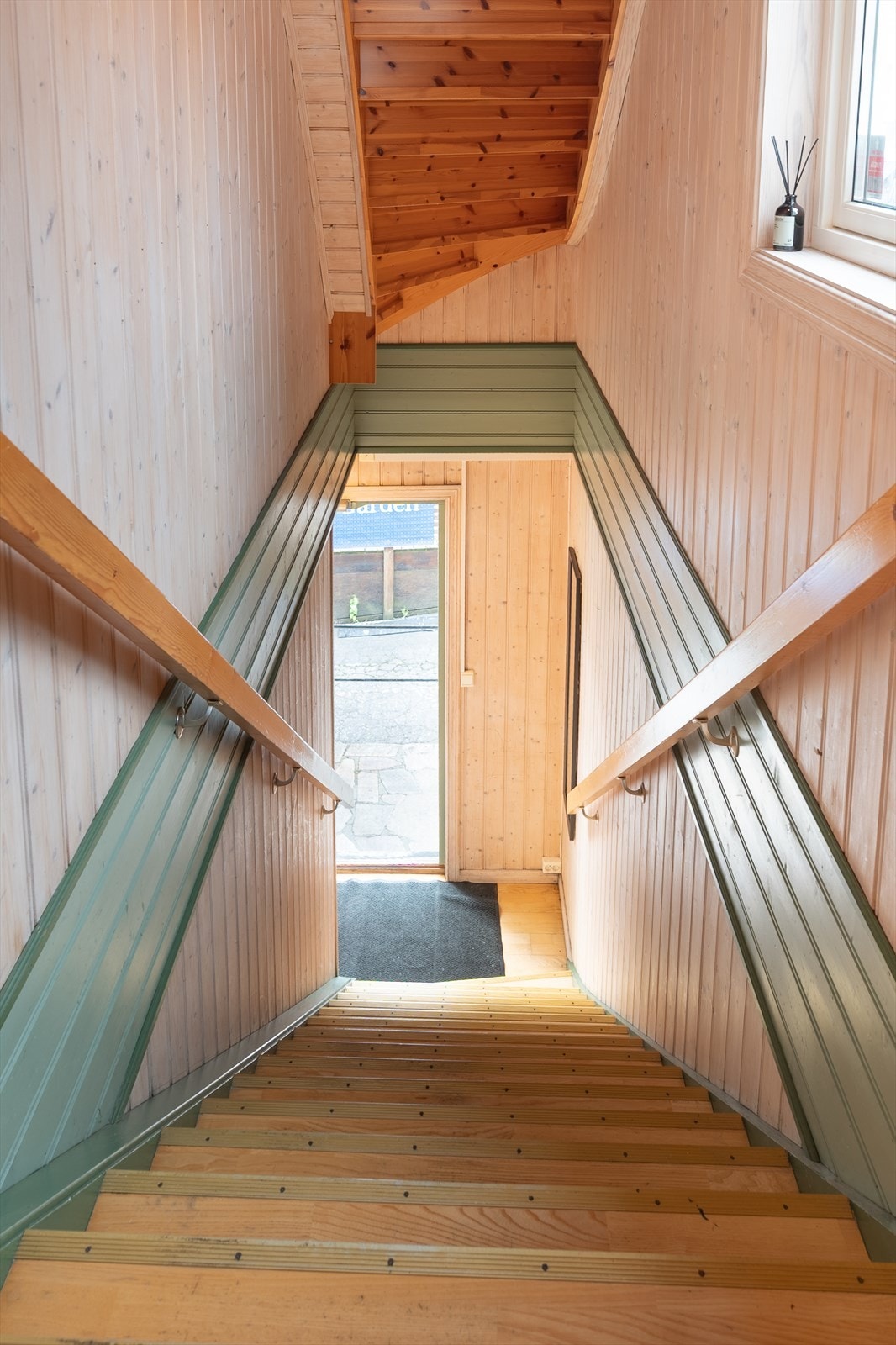 Trapp fra inngangsparti Galleribilde