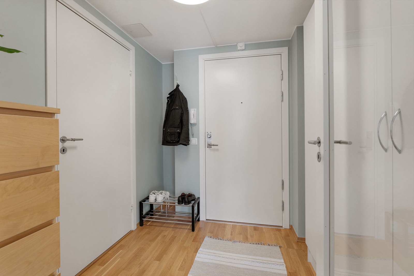 Leiligheten befinner seg i byggets 5.etasje og har adkomst via heis. Galleribilde