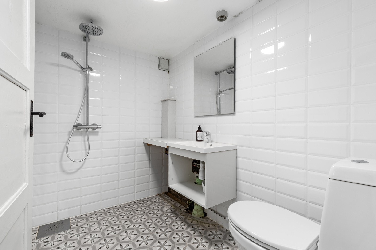 Bad i kjeller. Galleribilde