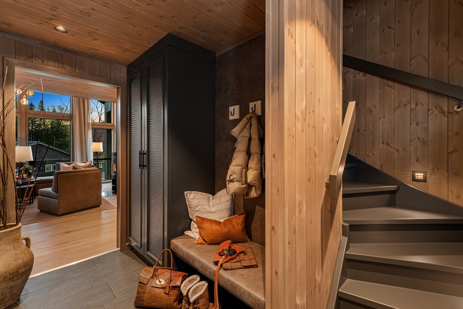 Trappen opp til hemsloftet. Bildet er fra visningshytta på Hellerudsletta. Galleribilde