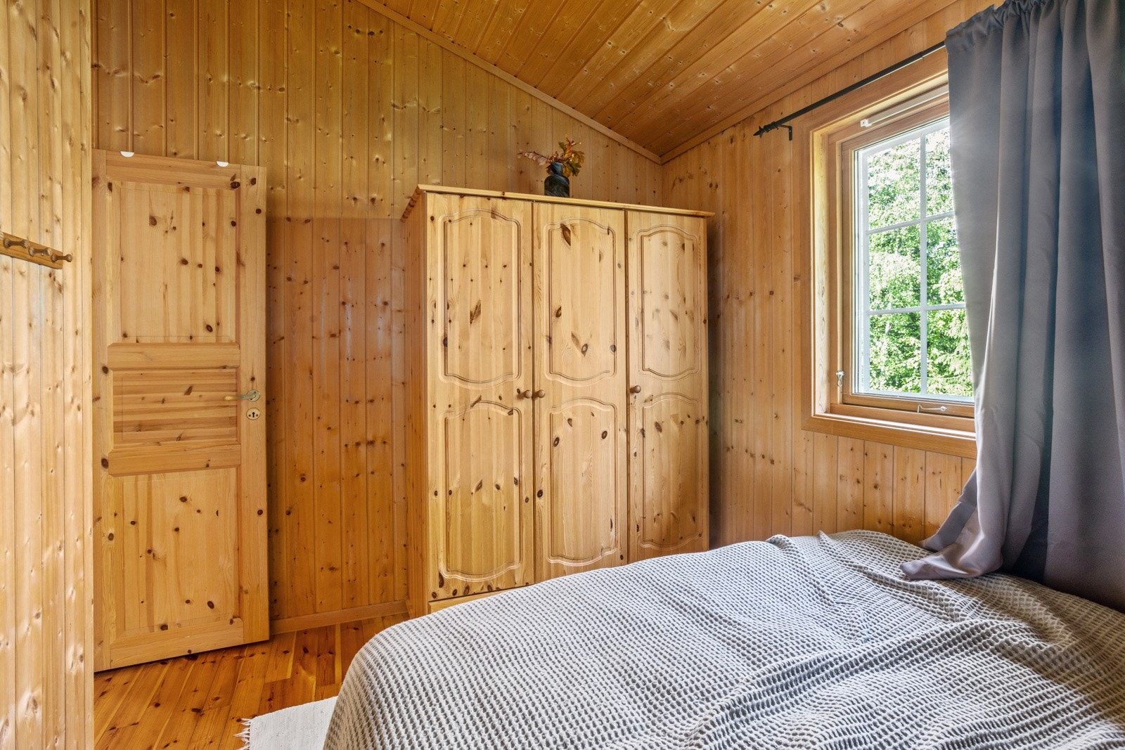 Her er det også god plass til garderobeskap Galleribilde