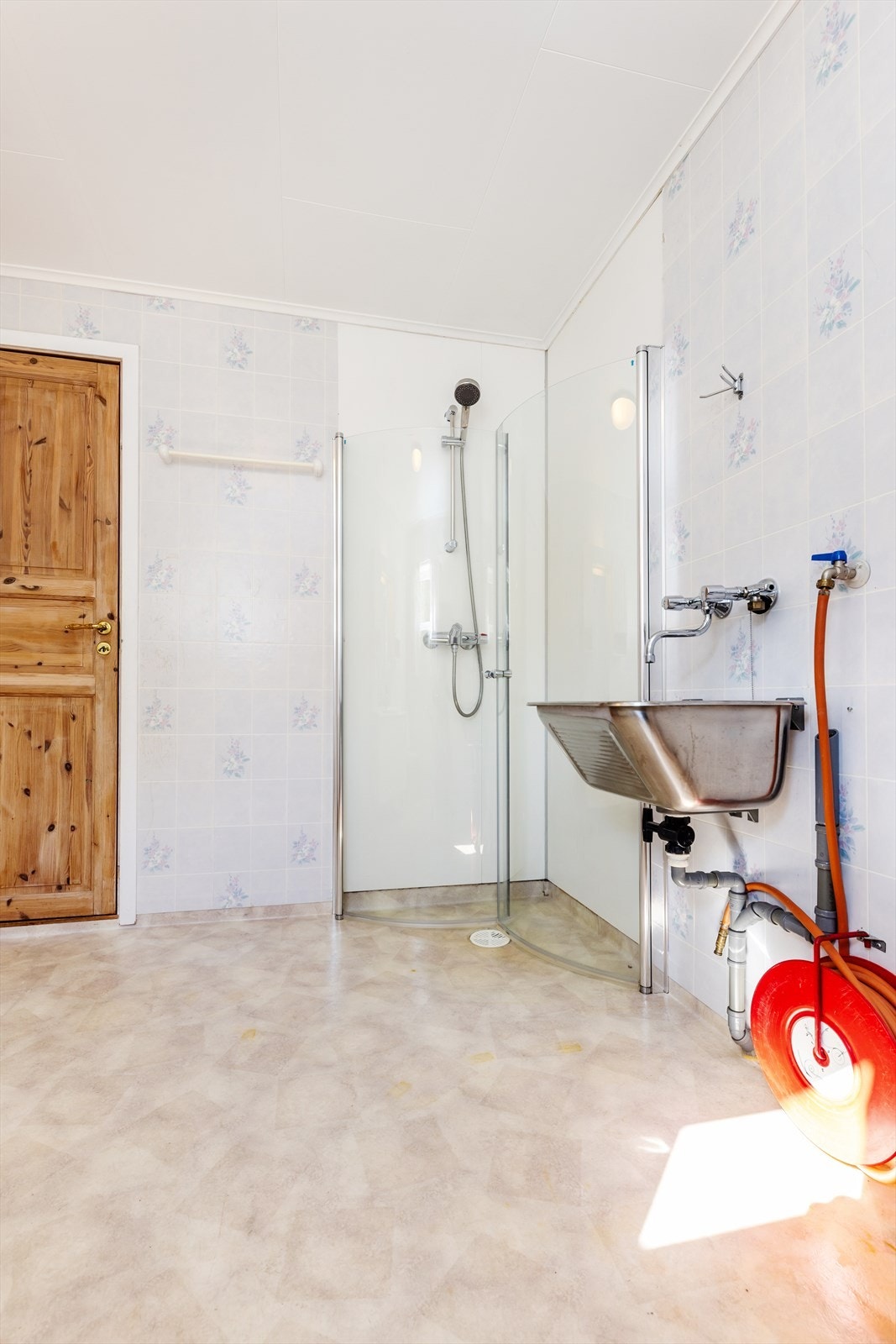 Bad og vaskerom hovedetg. Galleribilde