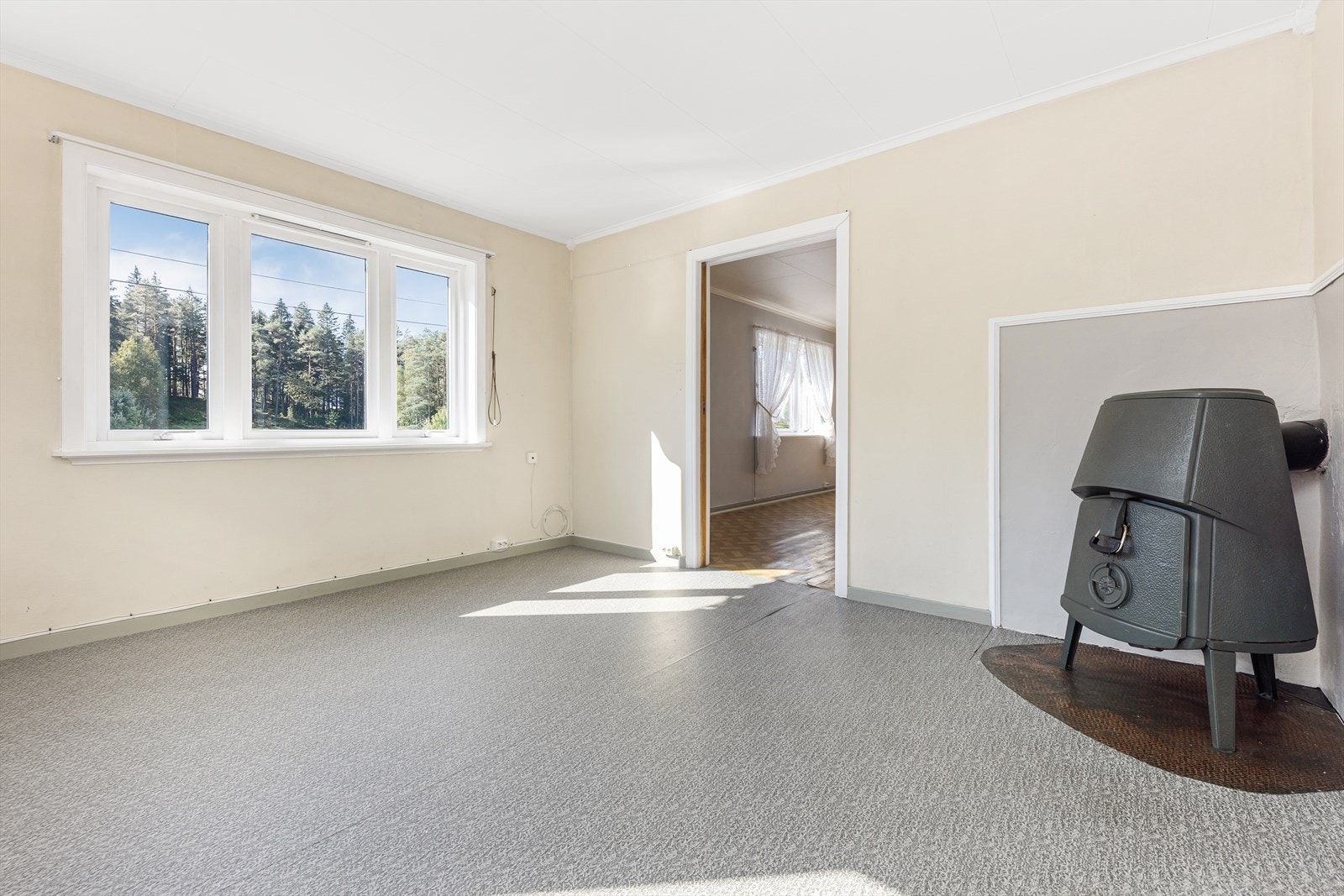 Stue 2 - med vedovn Galleribilde