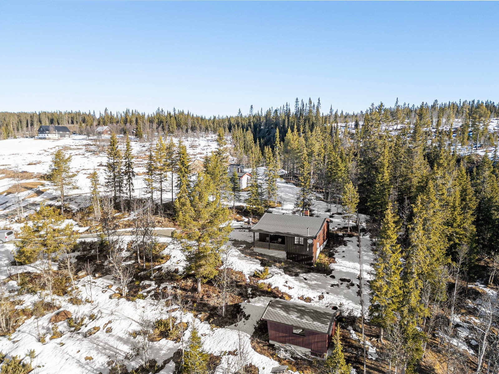 Dette er en fritidseiendom med god beliggenhet på ca. 800 moh i Smiugardsbygda i Nordre del av Etnedal, Valdres. Galleribilde