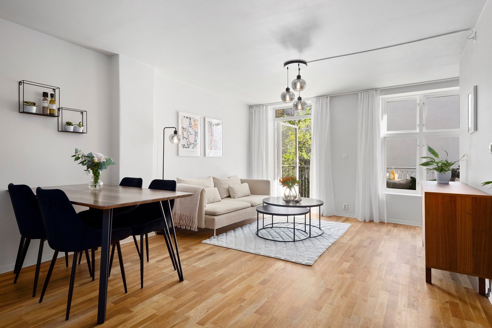 Ny balkongdør montert juni 2025. Galleribilde