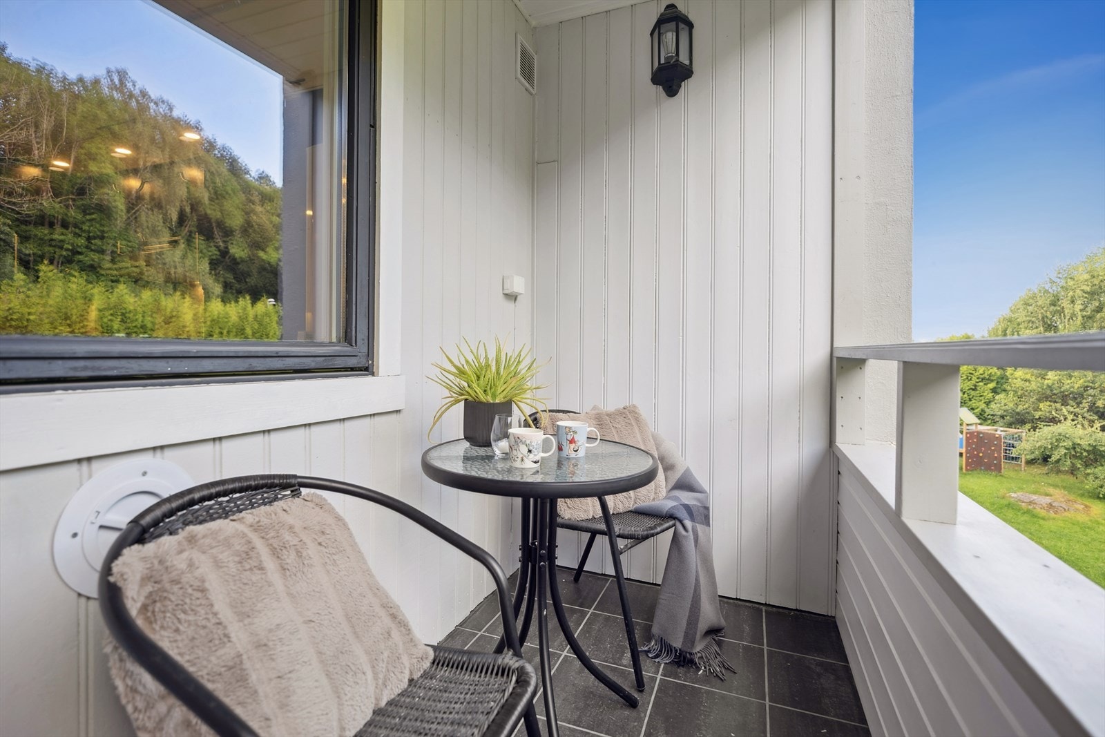 Hyggelig balkong hvor godværsdager kan nytes. Galleribilde