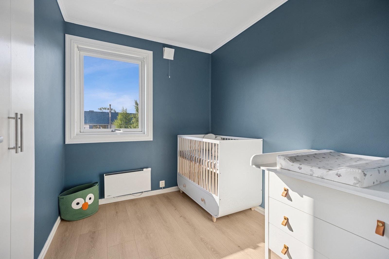 Soverommene har plass til seng, tilpasset garderobeløsning og andre ønskede småmøbler. Galleribilde