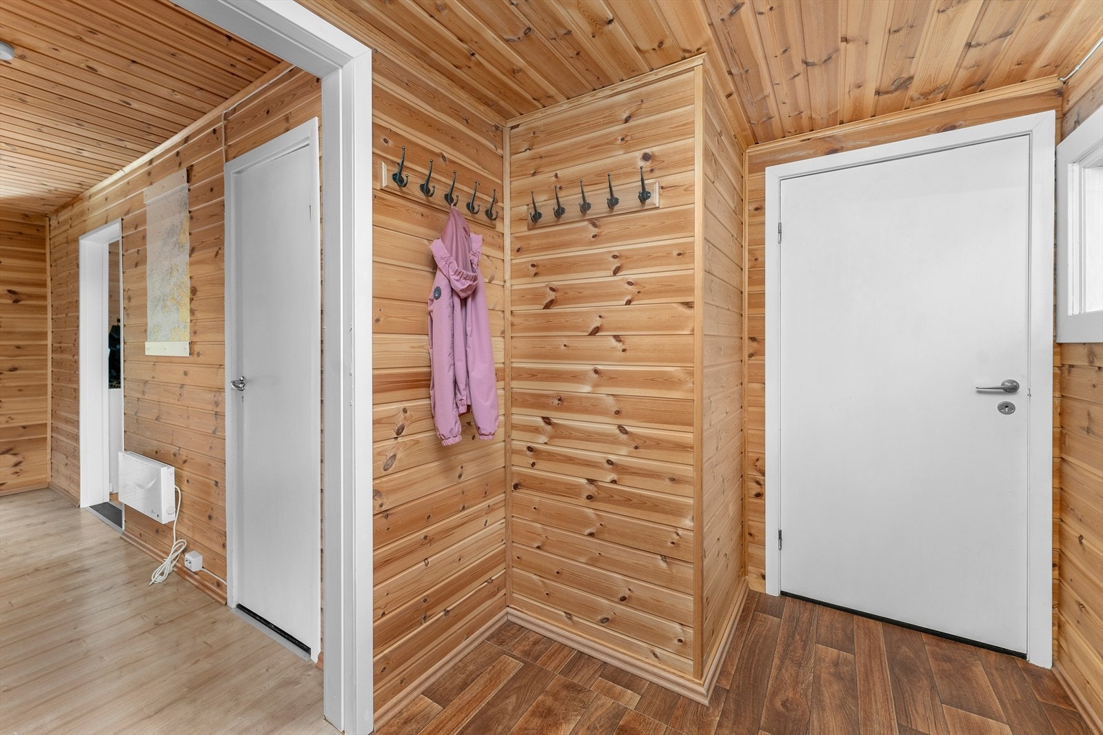 Ved inngangspartiet er det etablert praktisk vaskerom. Galleribilde