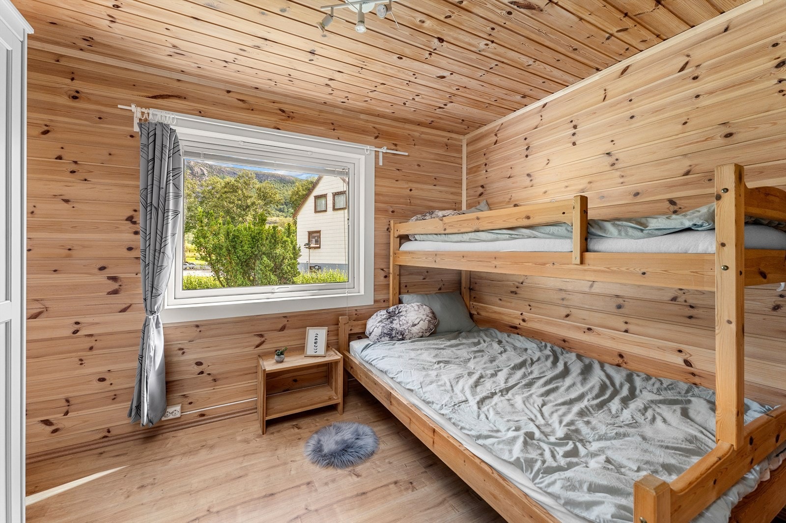 Det første soverommet måler 9m². Galleribilde