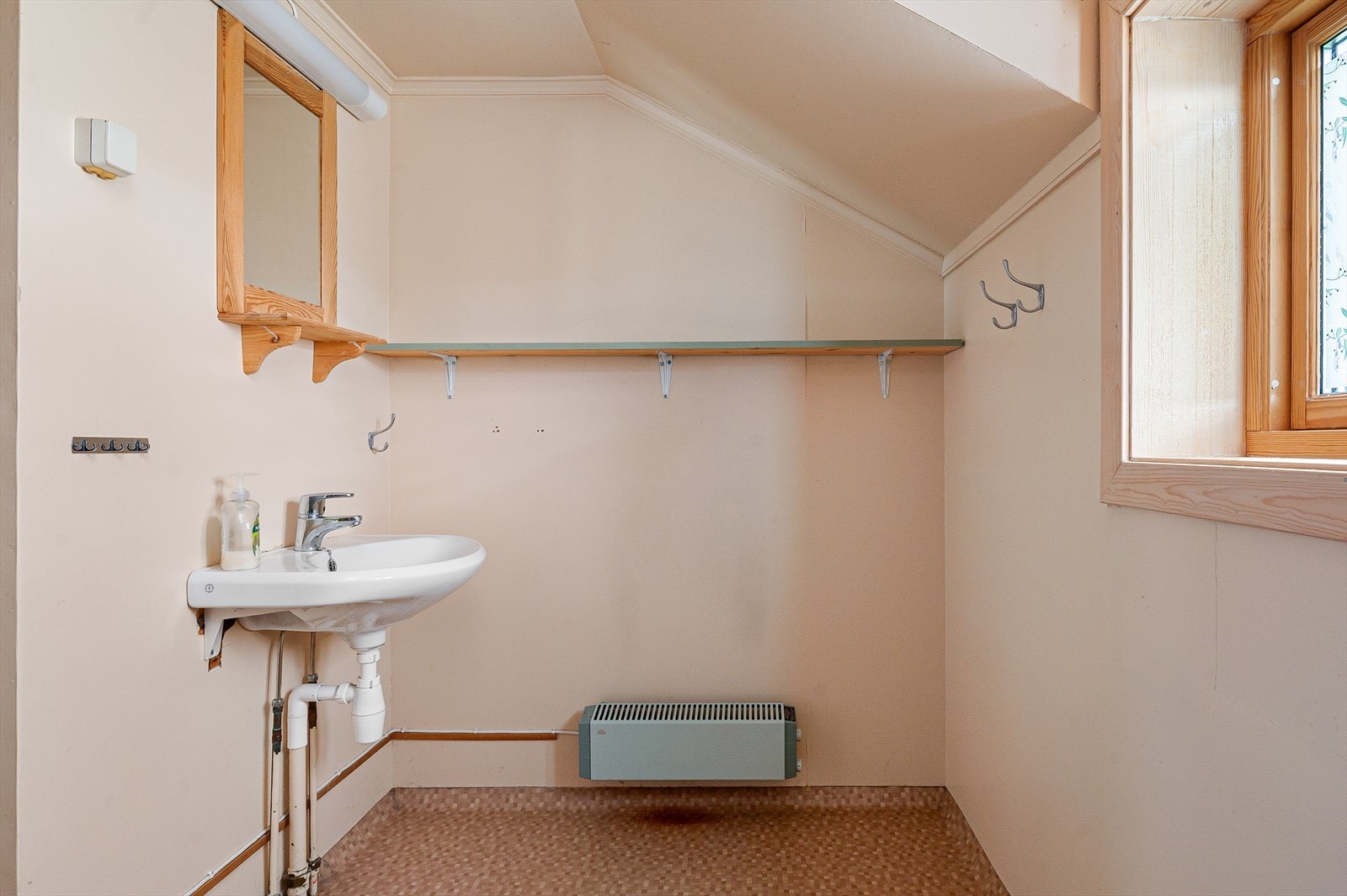 Eiendommen er tilknyttet privat brønn og privat septik Galleribilde