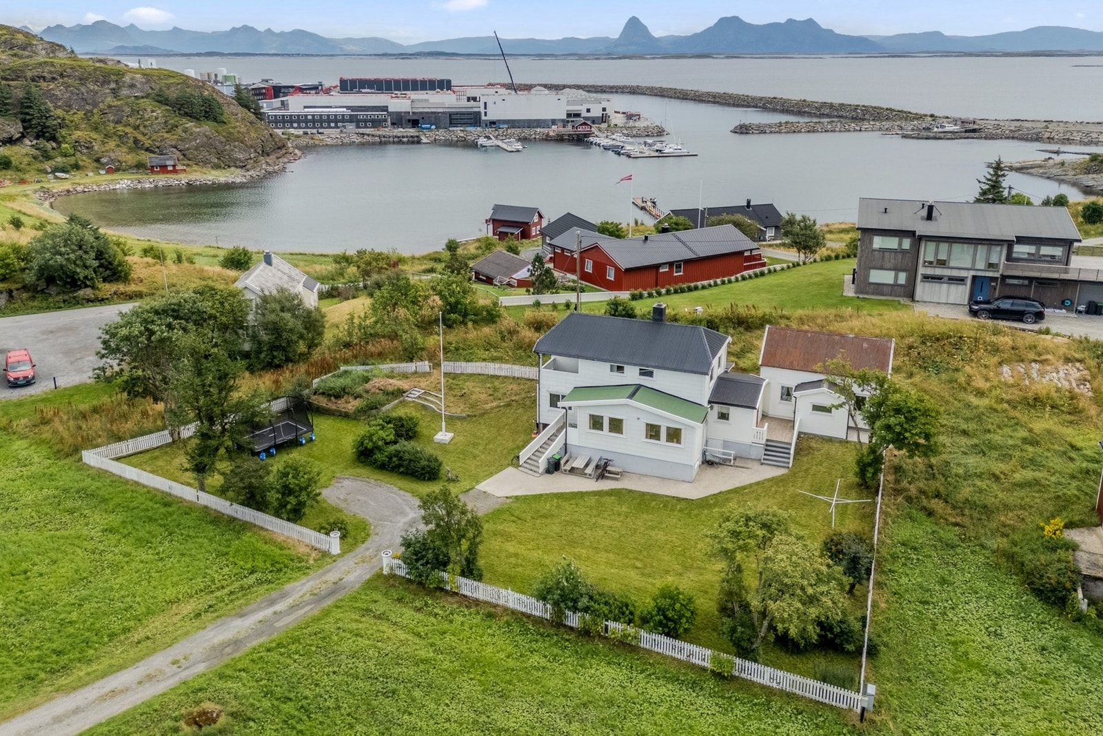 Eiendomsmegler 1 v/Gisle Kallestad har gleden av å presentere Sjyveien 38
Foto: EFKT Galleribilde