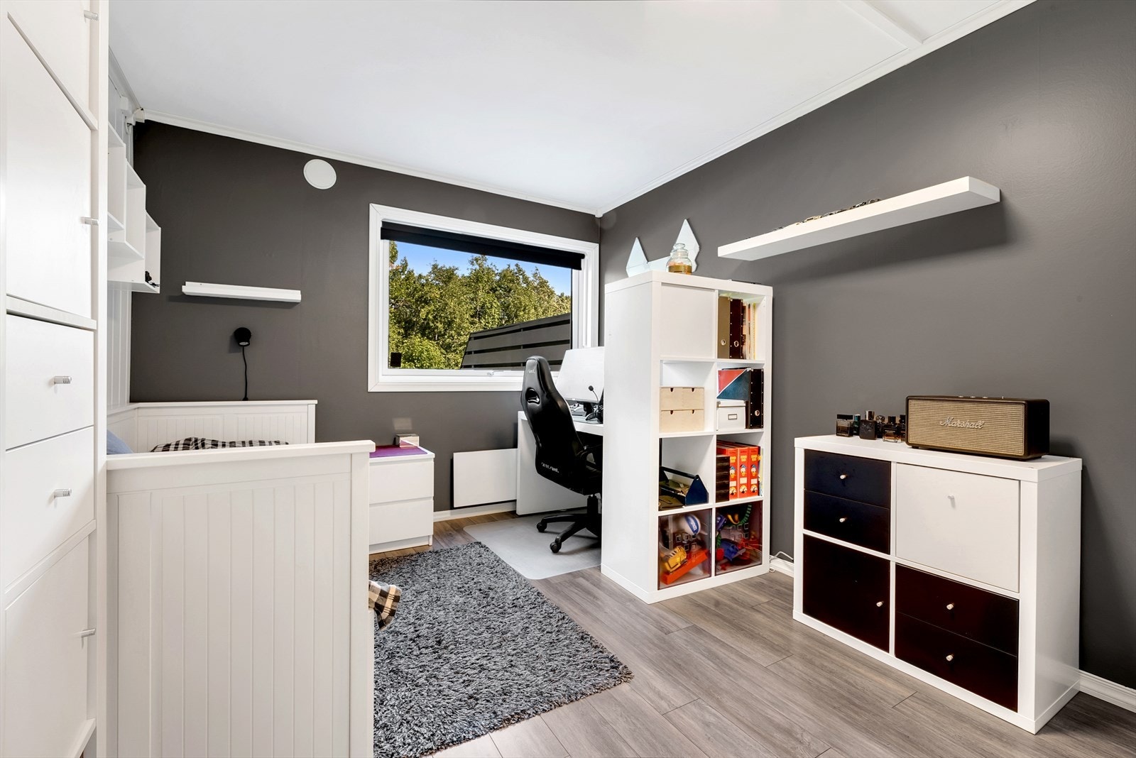 Soverom 2 og 3 fungerer ypperlig som barnerom, gjesterom eller kontor. Galleribilde