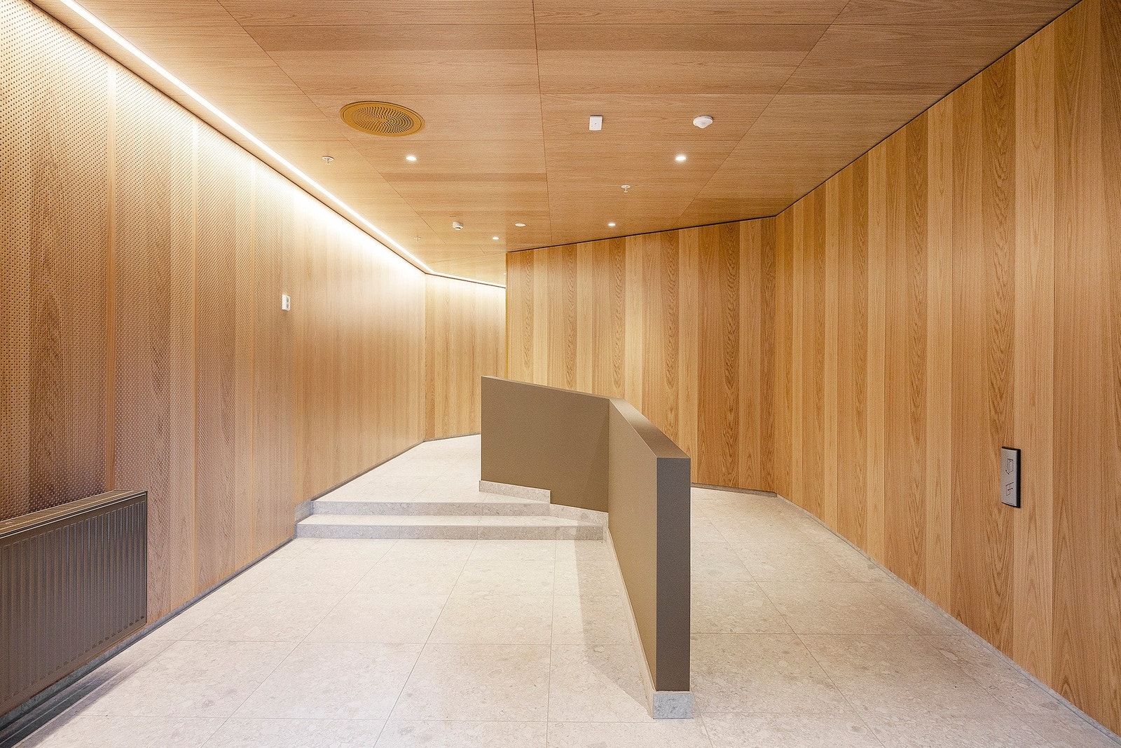 Inngangsparti: Kvalitetsmaterialer bidrar til både økt komfort og et gjennomført eksklusivt uttrykk. Galleribilde